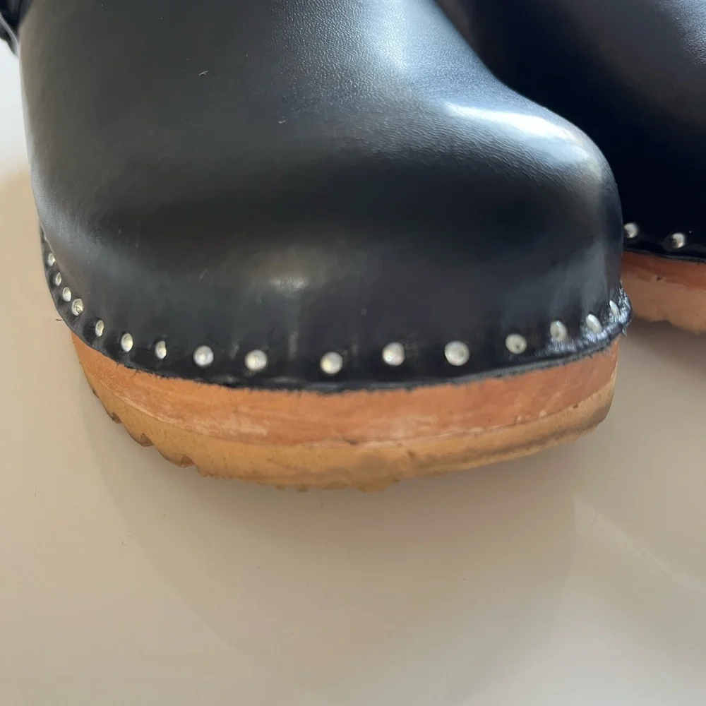 Handcrafted Women's Black Leather Clogs - Picture 6 of 14